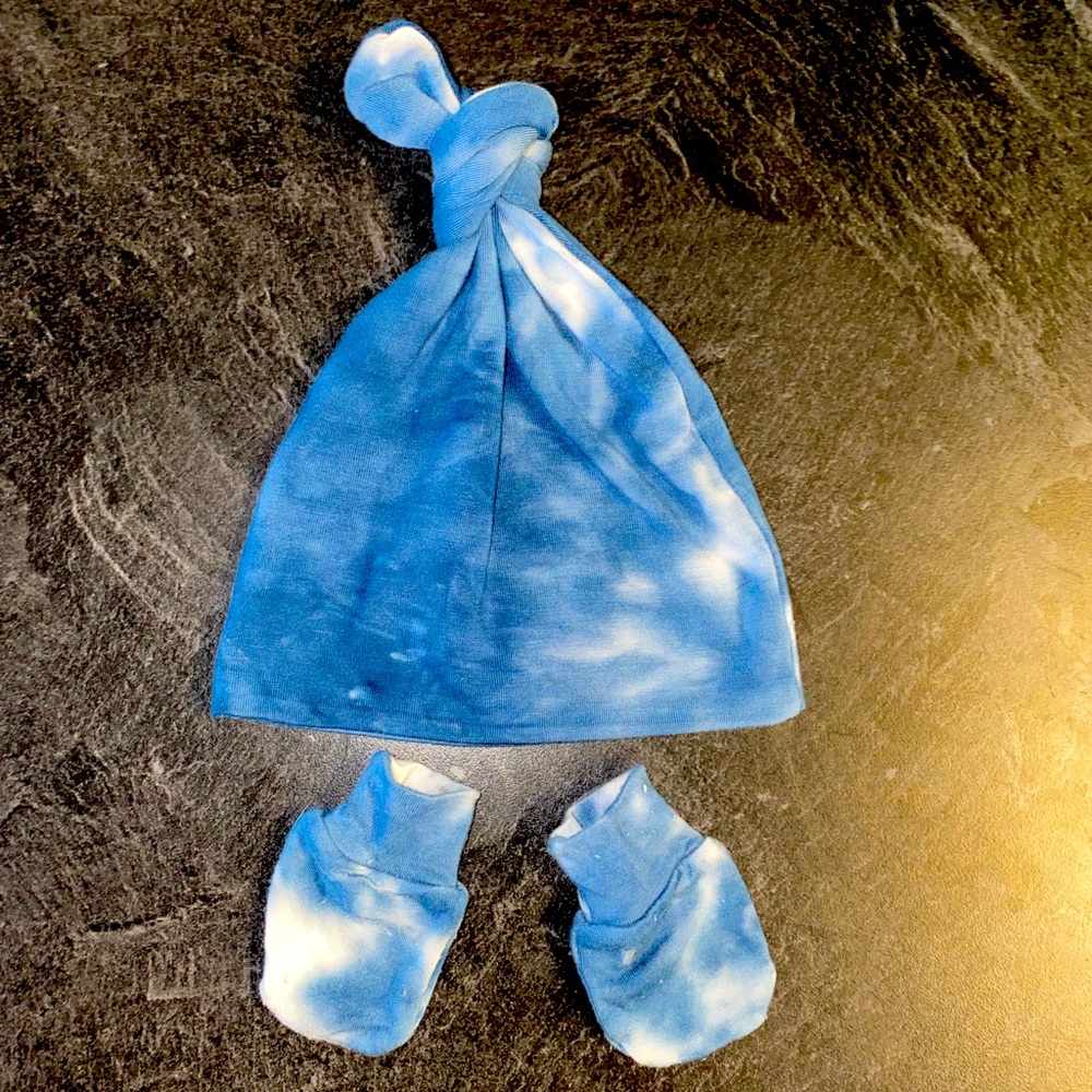 Lou Lou and co hat & mittens